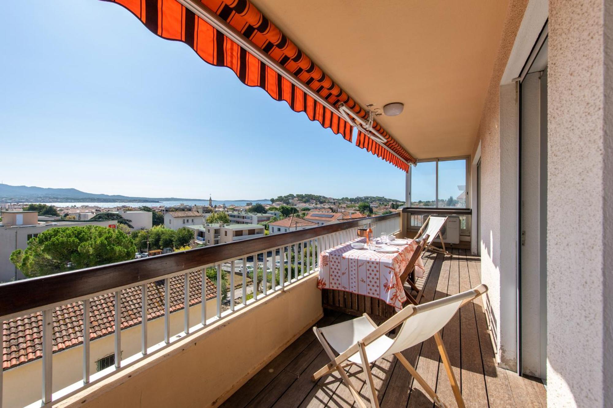 Le Cadet - Vue Panoramique Ville Et Baie De Sanary Sur Mer, Parking & Terrasse - 2 A 4 Pers 외부 사진